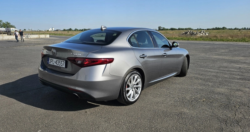 Alfa Romeo Giulia cena 99000 przebieg: 75500, rok produkcji 2018 z Polkowice małe 79